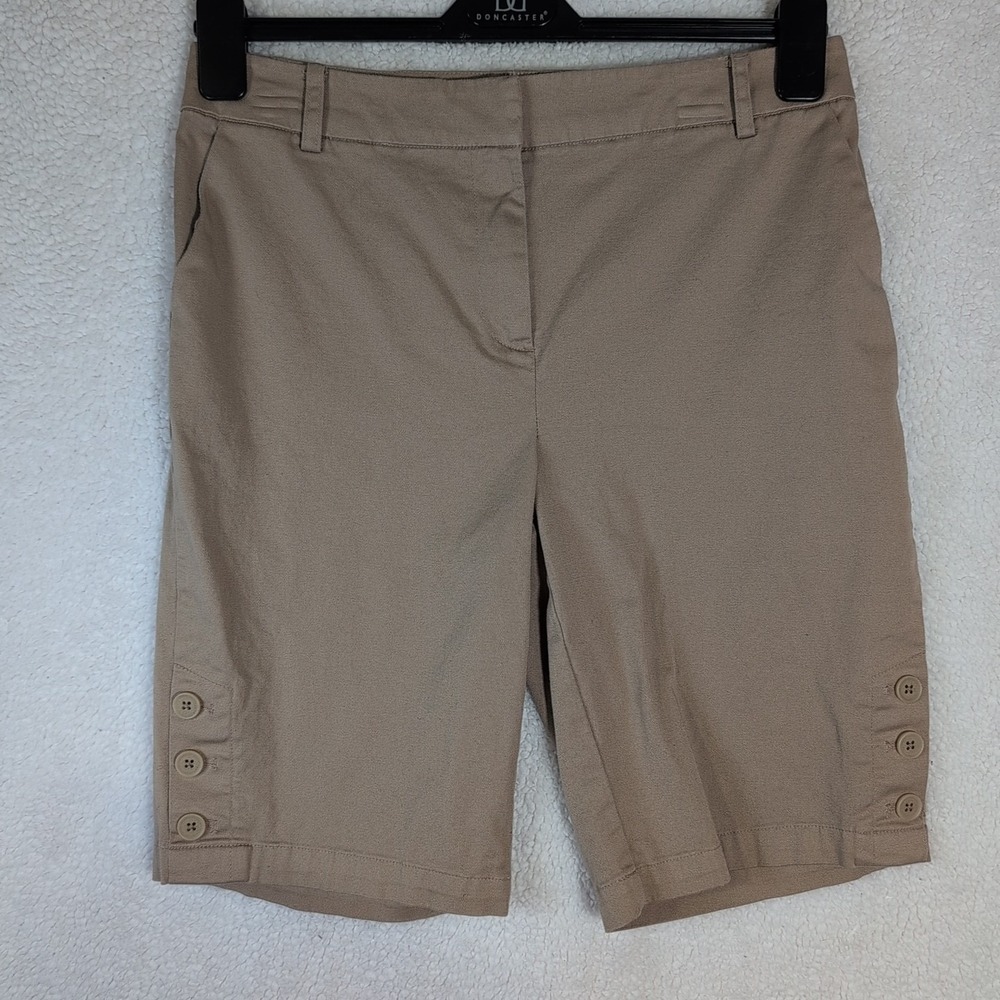 Jones New York Sport Khaki Women's Size 10 Khaki Shorts Long Bermuda